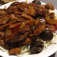 Zöldséges kínai tészta (chow mein)