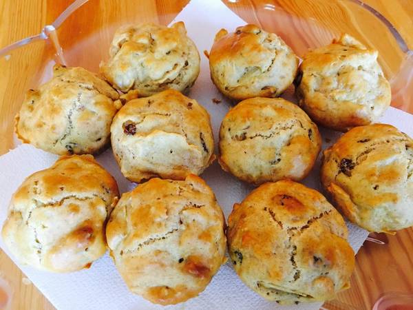 Almás - mazsolás muffin