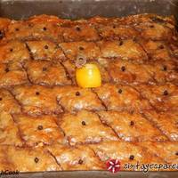 Μπακλαβάς μόνο με καρύδια