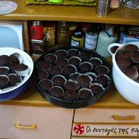 Εύκολα παιδικά σοκαλατένια muffins
