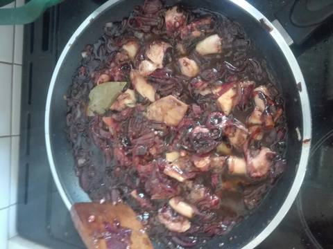 Βελουδινη φαβα με χταποδακι και καραμελωμενα κρεμμυδια φωτογραφία βήματος 3