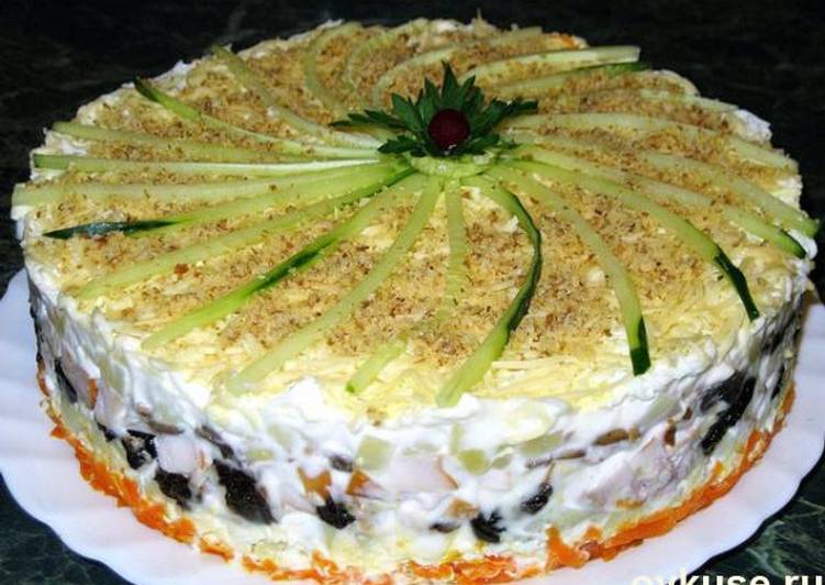 слоеный салат из копченой курицы рецепт с фото слоеный салат из копченой курицы рецепт с фото