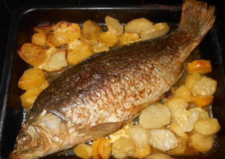 Запеченная рыба целиком с картошкой в духовке — 5