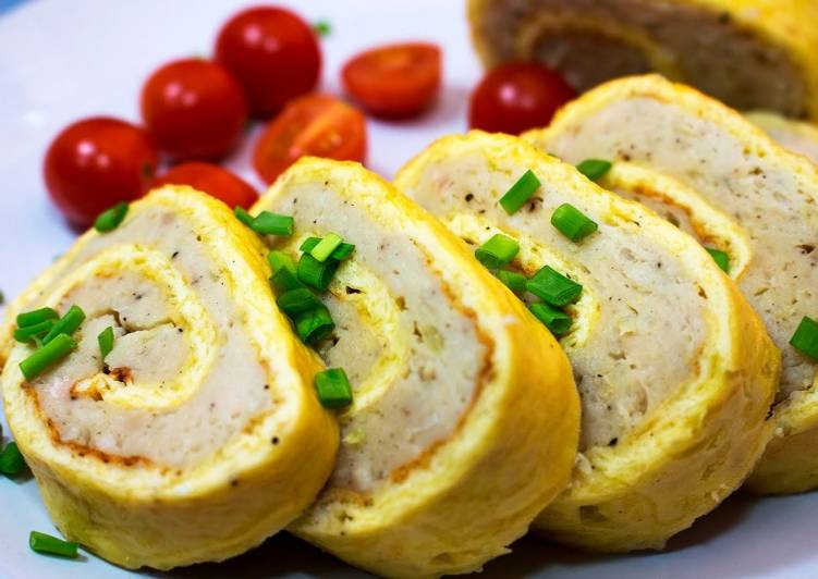 Рулет с куриным фаршем и омлетом
