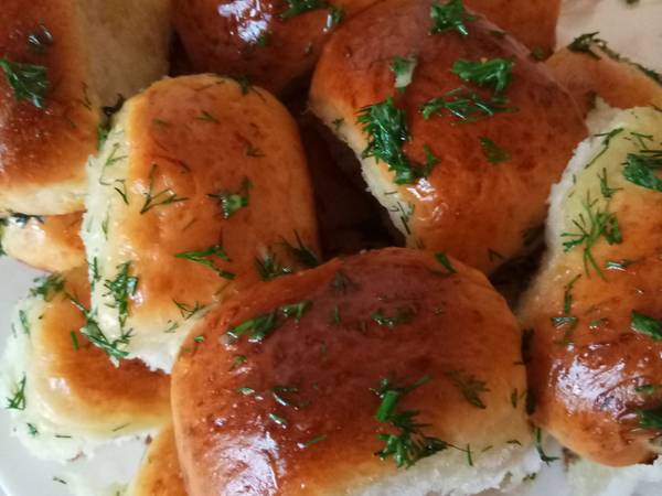 Пампушки с чесноком и укропом