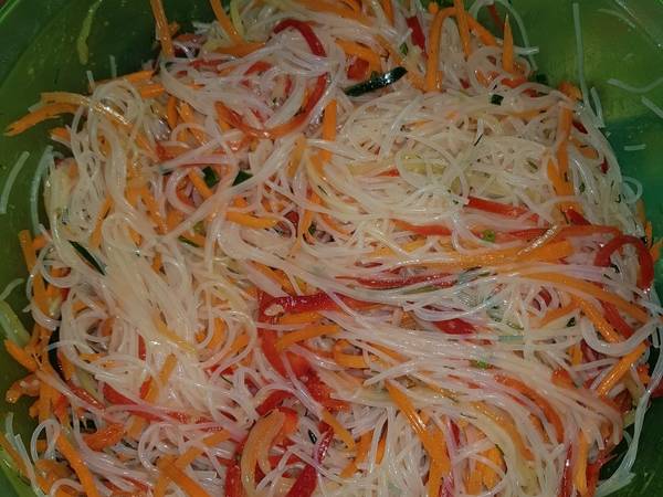 Салат с фунчезой