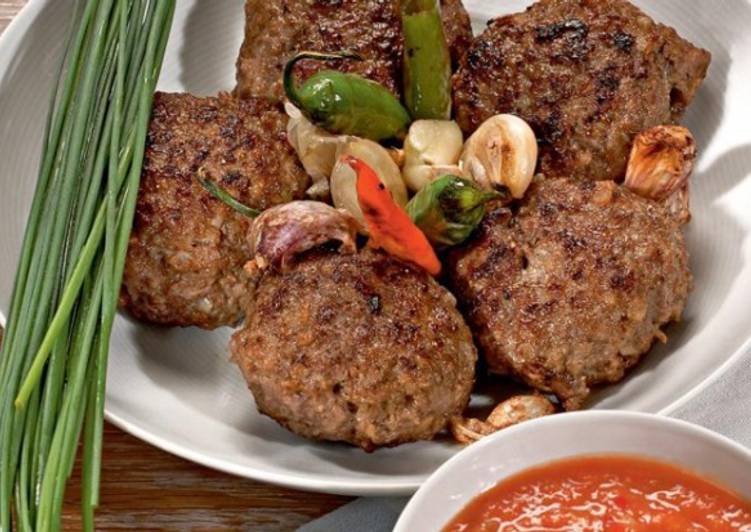 Котлеты из ягненка - кулинарный пошаговый рецепт с фото на KitchenMag.ru Котлеты из ягненка - кулинарный пошаговый рецепт с фото на KitchenMag.ru