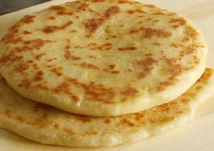 Лепешка на сковороде на кефире с сыром