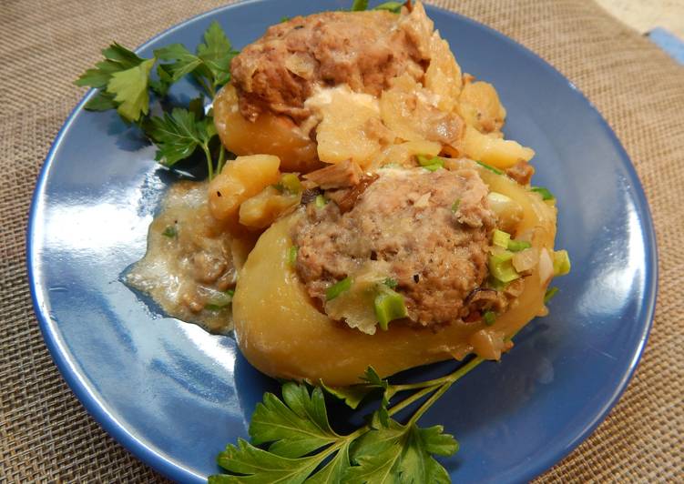 Мясо с картофелем и грибным соусом – Пошаговый рецепт с фото. Вторые блюда. Вкусные рецепты с фото. Блюда из мяса новые фото Мясо с картофелем и грибным соусом – Пошаговый рецепт с фото. Вторые блюда. Вкусные рецепты с фото. Блюда из мяса новые фото