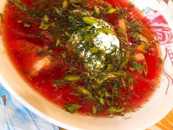 Борщ из квашеной капусты с фасолью