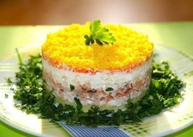 Салат Мимоза с рыбными консервами - классический рецепт с фото в 2019 году Салат Мимоза с рыбными консервами - классический рецепт с фото в 2019 году