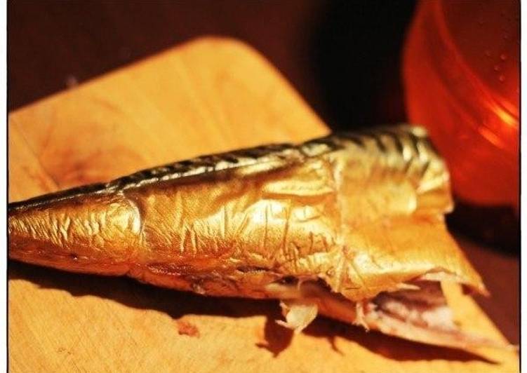 Скумбрия с черносливом фаршированная