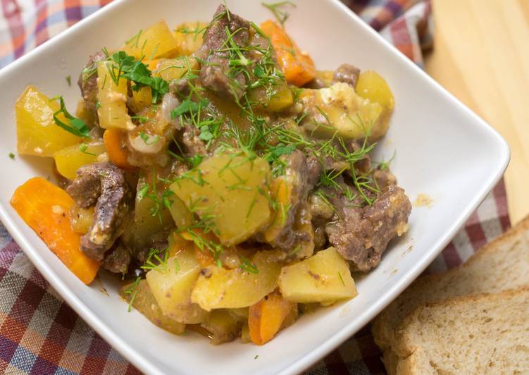 Сколько запекать мясо с овощами в духовке
