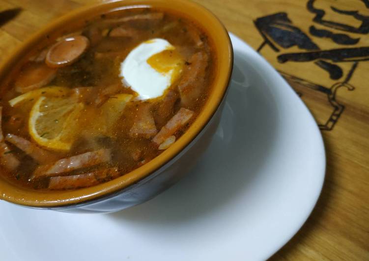 Солянка мясная с грибами