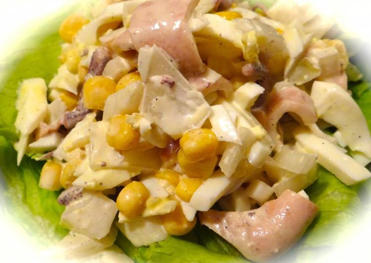 Смотреть Салат из кальмаров с кукурузой – рецепт приготовления с фото от Kulina.Ru видео Смотреть Салат из кальмаров с кукурузой – рецепт приготовления с фото от Kulina.Ru видео