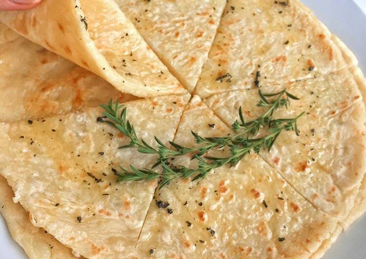 Лепешка с оливками - кулинарный пошаговый рецепт с фото на KitchenMag.ru Лепешка с оливками - кулинарный пошаговый рецепт с фото на KitchenMag.ru