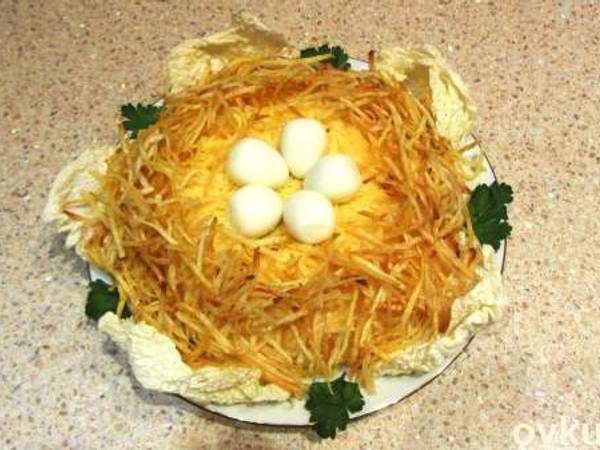 Салат «Гнездо альпийской птички»