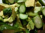 Традиционный салат с авокадо и курицей - 2 фото