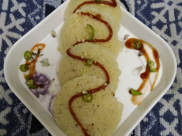 दही के बिना रवा इडली (Rava Idli without curd recipe in hindi)