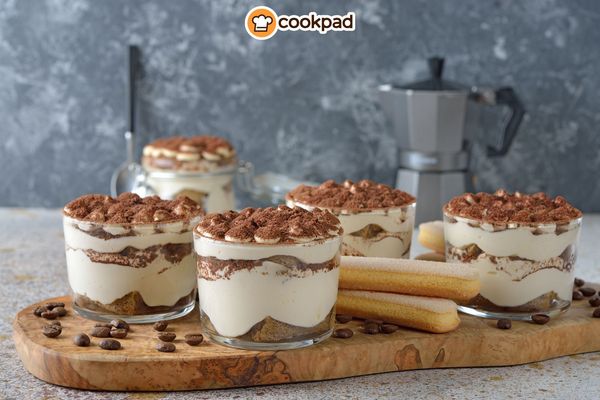Italian Desserts: Tiramisu, Panna Cotta & Cannoli – Recipes, Origins & FAQs