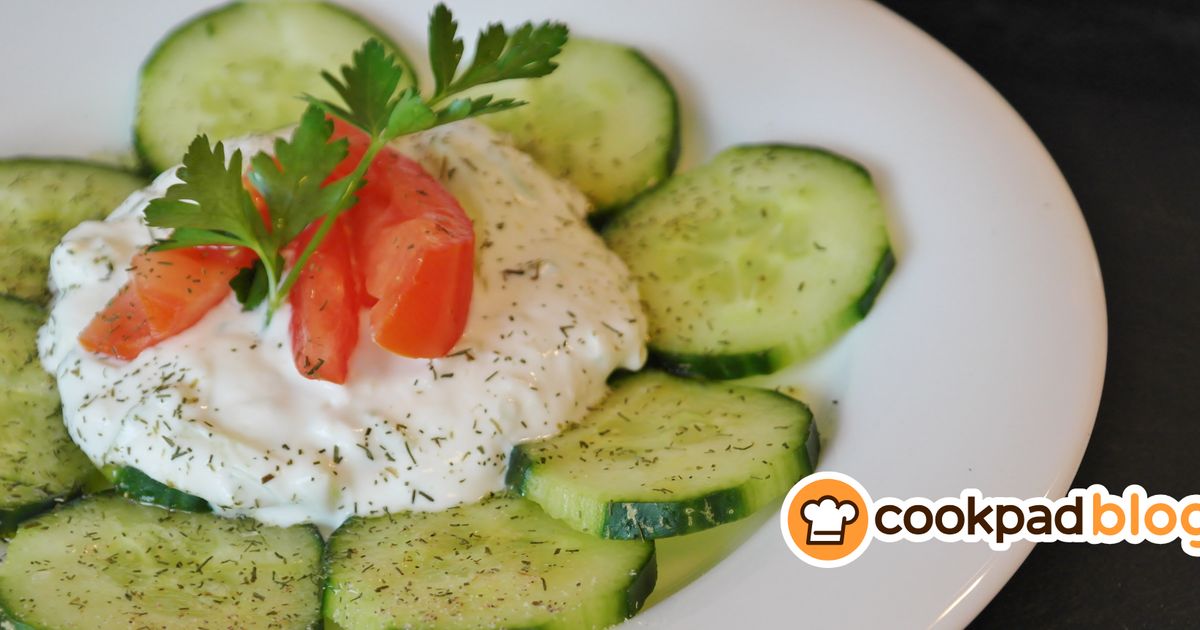 Fresh & Flavorful: How to Make Greek Salad with Tzatziki Sauce