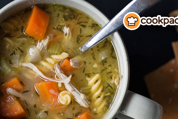 Easy Chicken Noodle Soup: the ultimate home remedy