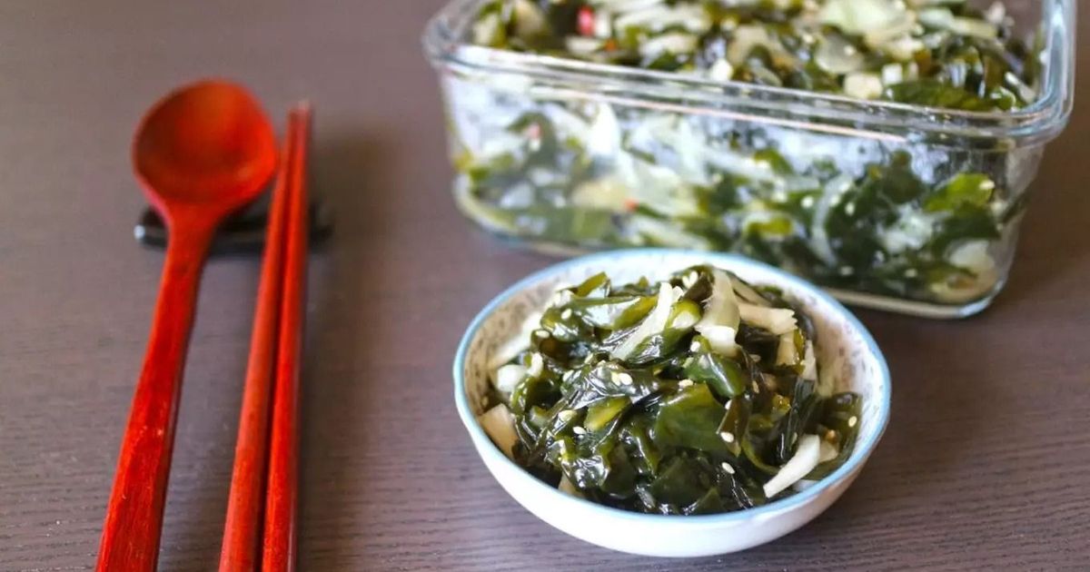 6 種常見海藻－海帶、昆布、紫菜、海帶芽、珊瑚草、海茸－營養及熱量介紹，附上精選藻類食譜，一起享用來自大海的禮物！