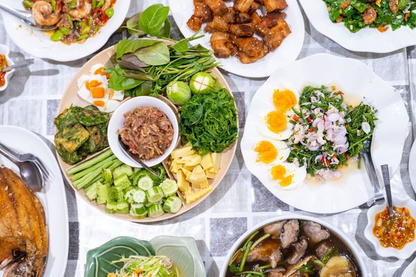 6 เมนูอาหารใต้รสเด็ด หร่อยแรง จนพี่บ่าวยกนิ้วให้