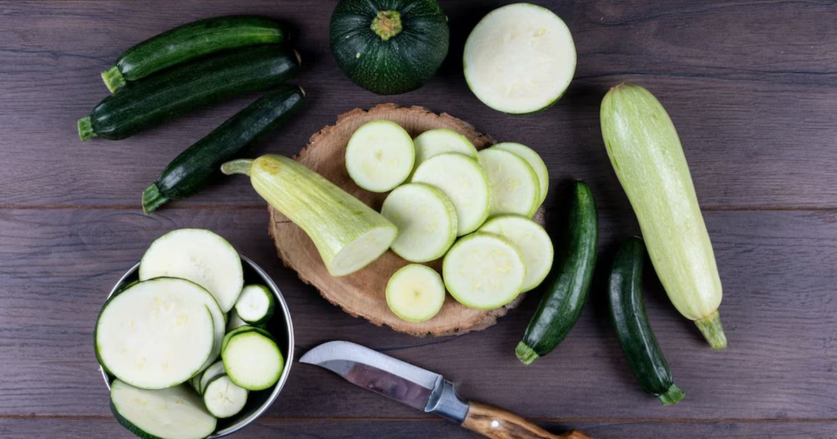 Tout sur la courgette : de l'assiette au jardin - recettes sucrées et salées