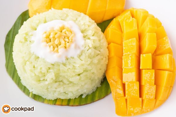 How to Make Mango Sticky Rice: Thai Dessert with Coconut Cream