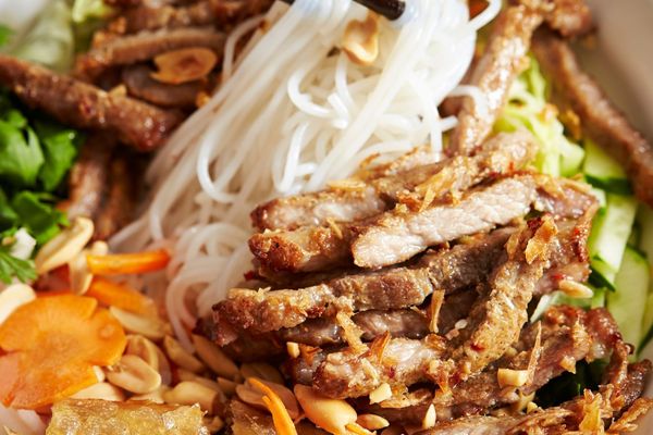 5 เมนูก๋วยเตี๋ยวคลุก หมี่คลุกโบราณ พร้อมซอสคลุกรสเด็ดน่าลอง