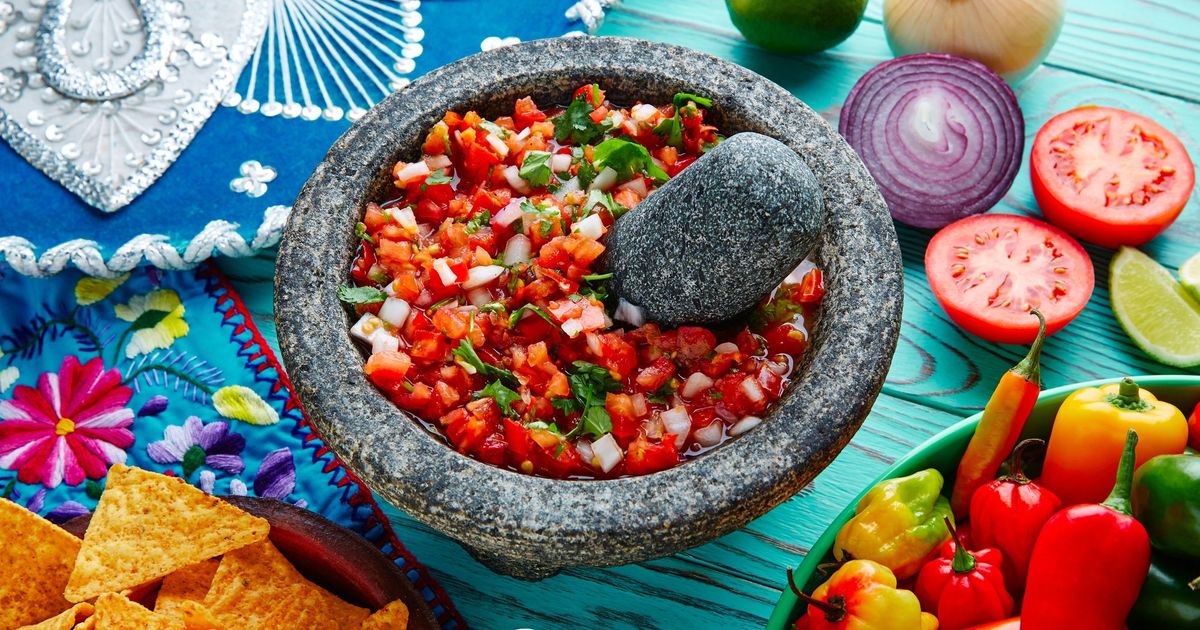 How to Make Pico de Gallo: Fresh, Easy & Flavor-Packed Salsa