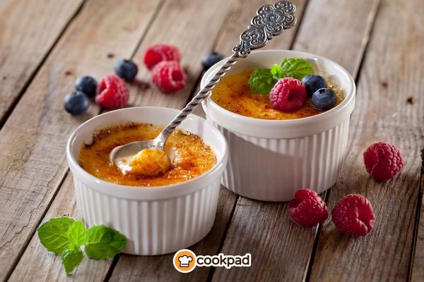 How to Make Crème Brûlée: Classic Recipe and Flavour Variations
