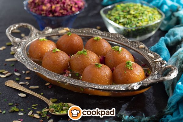 Diwali Sweets & Treats: Ladoo, Barfi, Gulab Jamun & More
