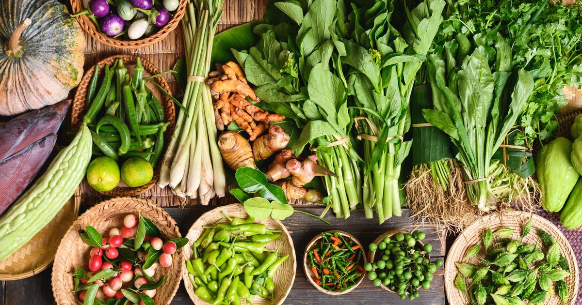 10 เมนูง่ายๆ จากผักฤดูฝน กินตามฤดูกาล อร่อย สุขภาพดี