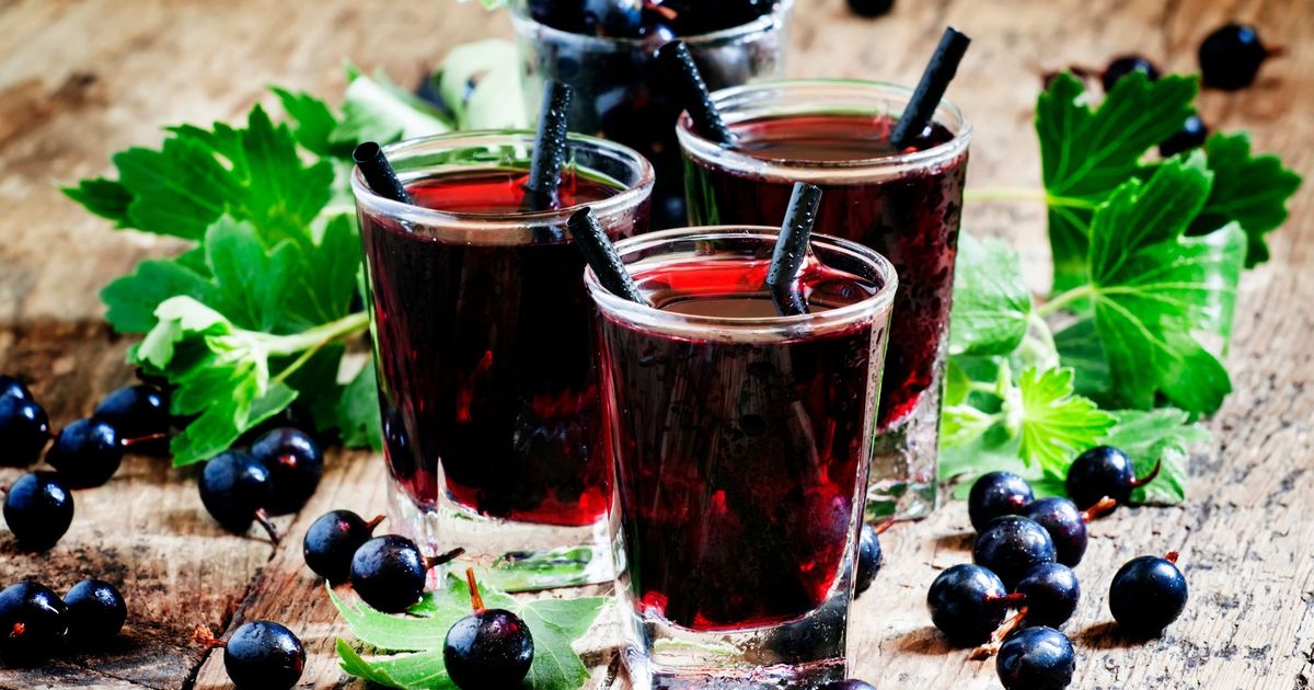 How to Cook with Blackcurrants: Easy Ideas & Recipes