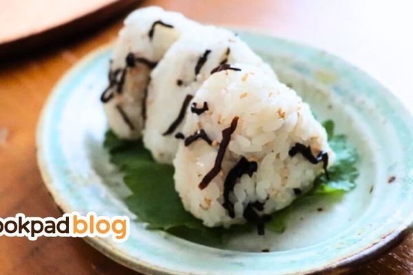 What Is Onigiri? How to Make Japanese Rice Balls + Fillings to Try