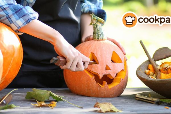 What to Do With Your Halloween Pumpkin: Guts, Seeds & Flesh 🎃