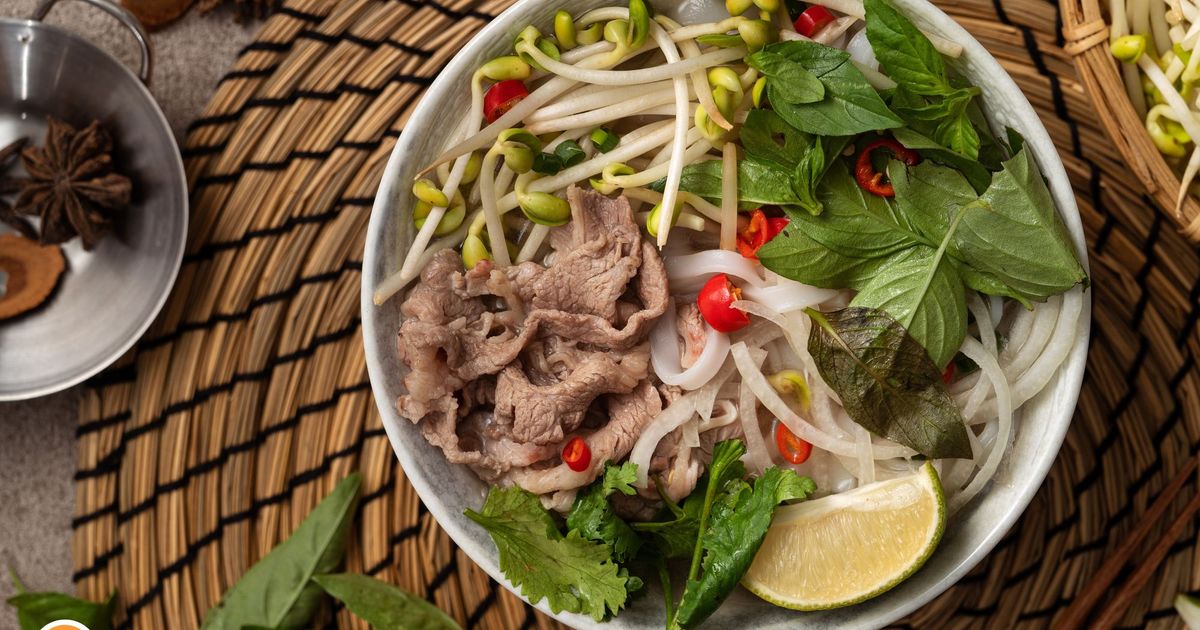 🍜 Pho: What It Is, How to Make It & Why It’s a Global Favorite