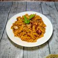 Cooksnap shazrina semasa beliau membuat Spiral Pasta Goreng Seafood.