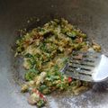 Cooksnap Ar Rijjal semasa beliau membuat Peria Katak Goreng Telur.