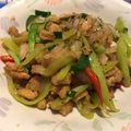 รูป Cooksnap ของ Atom Chaison เมื่อเขาทำ ผัดไก่พริกไทยดำ