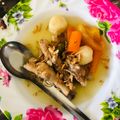 Cooksnap tipahcun semasa beliau membuat Sup Kaki Ayam ala Thai.