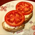 Cooksnap από 𝒳𝓇𝓊𝓈𝑜𝓊𝓁𝒶 𝒦𝑜𝓃𝓉𝑜𝓅𝑜𝓊𝓁𝑜𝓊 στη συνταγή Ψωμί με τυρί σε κρέμα, ντομάτα και φέτα!