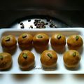 Meena Parajuli का कुकस्नैप जब उन्होंने Desi Ghee Besan Ladoo बनाया था।