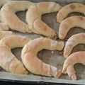 Pötty Cooksnap-ja, amikor elkészítette a(z) Vajas és sajtos kifli receptet.