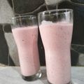 Cooksnap dari snfauzan untuk resep Strawberry Smoothies 🍓