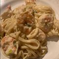Cooksnap de Letícia Da Silva Gomes quando cozinhou Linguine ao molho Alfredo com camarões.