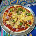Komal jangir का कुकस्नैप जब उन्होंने चीज़ी पिज़्ज़ा (Cheesy Pizza recipe in Hindi) बनाया था।