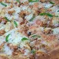 Asma Faryal Khan's cooksnap of when they made White sauce chicken pizza.